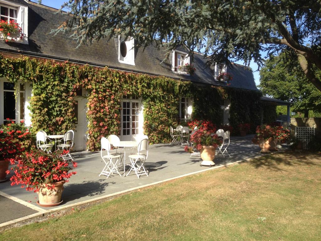 Hotel Le Petit Pont Moncé-en-Belin Exteriér fotografie